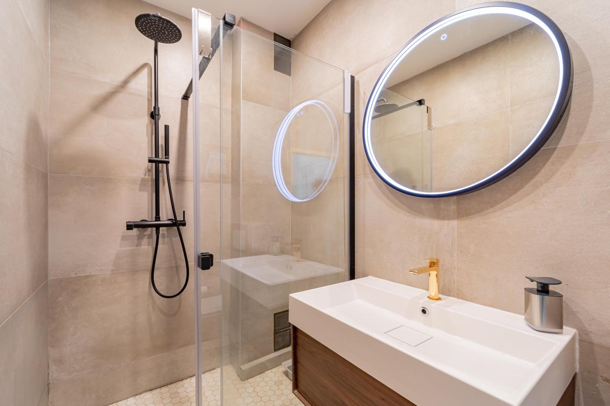 Nice Stay In City Center With Parking 布洛涅-比扬古 外观 照片